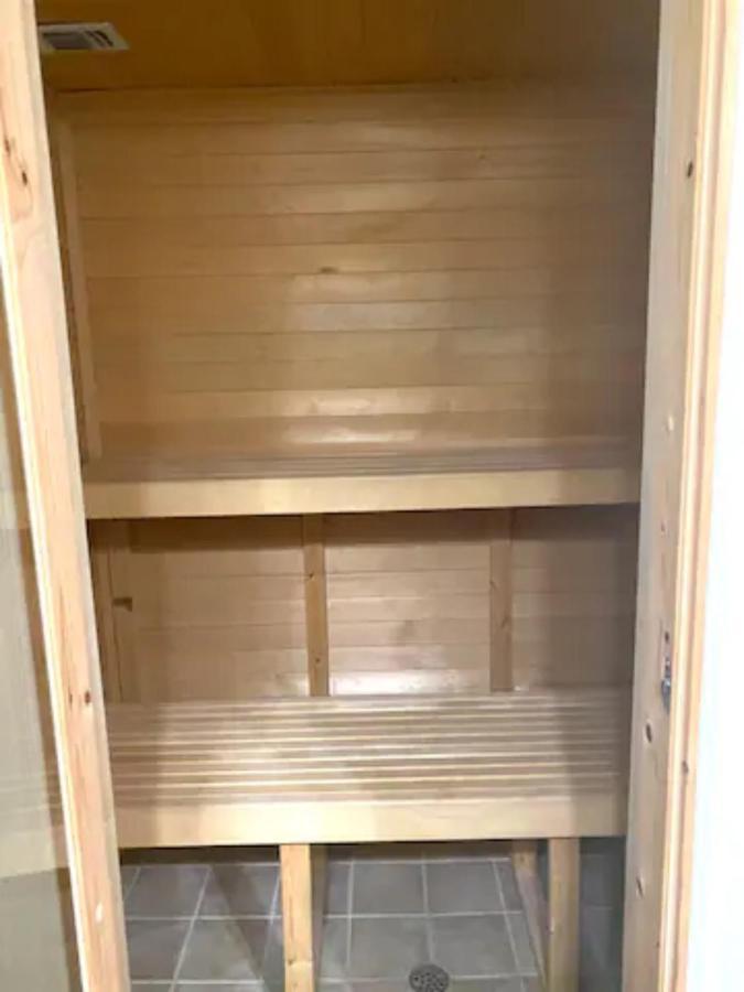 Private Master Suite With Sauna And Bathtub Fair Oaks Eksteriør billede